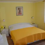 Fragola - House With Large Garden