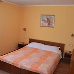 Fragola - House With Large Garden *