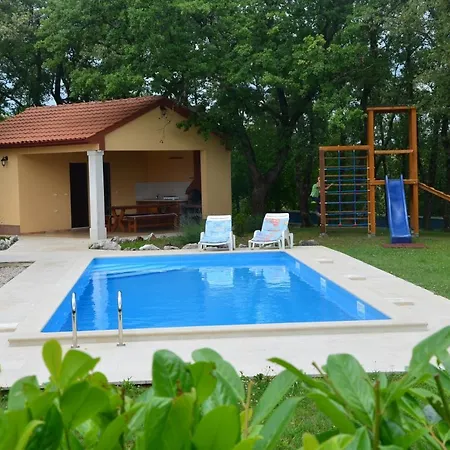 Vila Fragola - House With Large Garden
