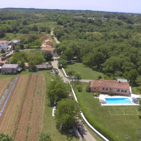 Fragola - House With Large Garden *