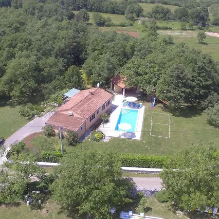 Fragola - House With Large Garden * Tinjan