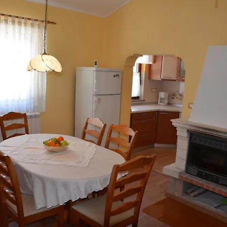Fragola - House With Large Garden *