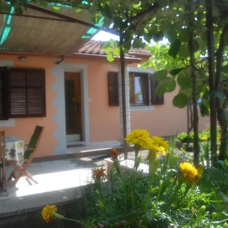 Villa Fragola - House With Large Garden