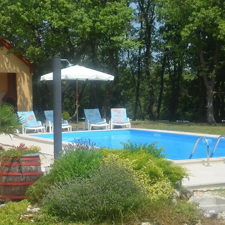 Fragola - House With Large Garden