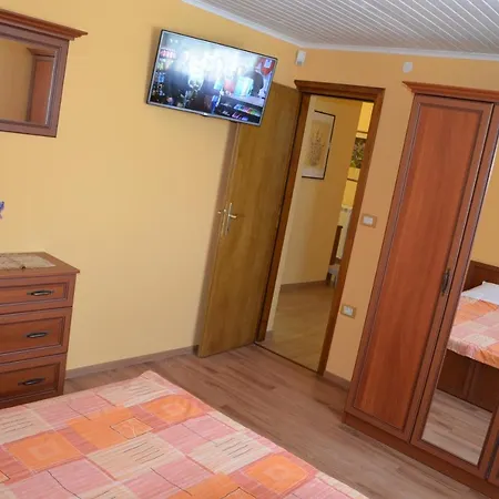 Fragola - House With Large Garden Villa