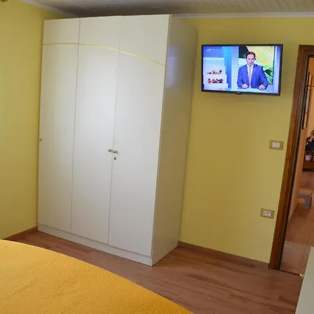 Vila Fragola - House With Large Garden *