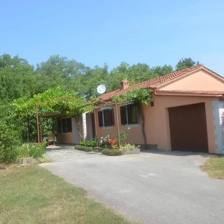 Вилла Fragola - House With Large Garden *